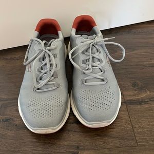 Men’s Skechers size 11